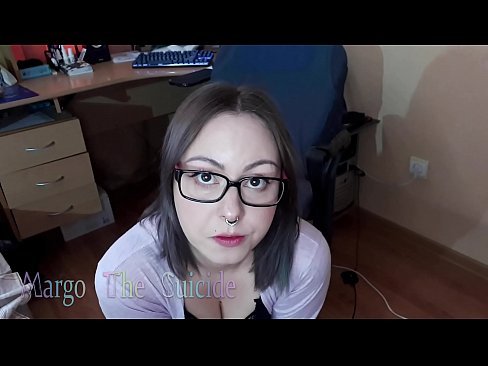 ❤️ Sexy Girl mit Brille saugt Dildo tief vor der Kamera ❌ Russian porn bei uns ❤